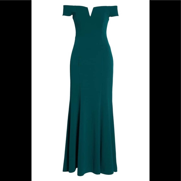 Vince camuto notched off Shoulder trumpet gown - Picture 5 of 5